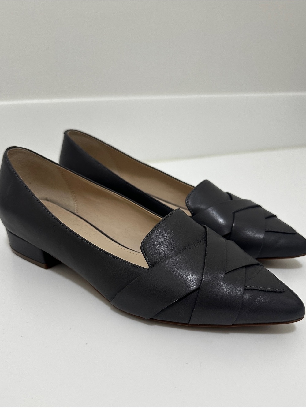 Cole Haan Gray Leather Woven Bow Flats Low Heel Size 7.5B